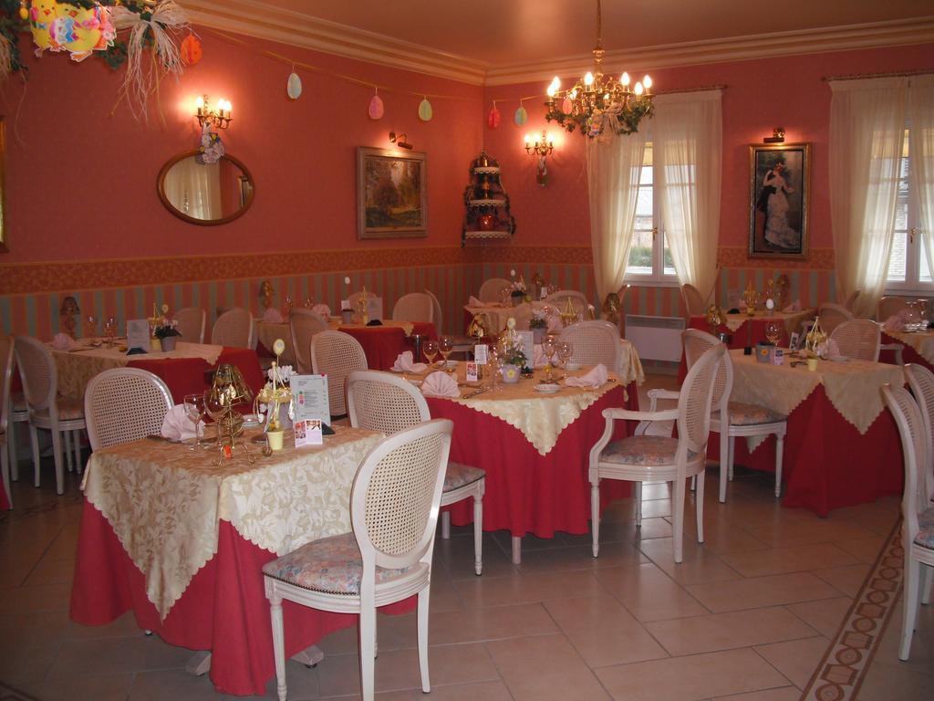 Hotel Le Clos Du Montvinage Étréaupont Exteriör bild