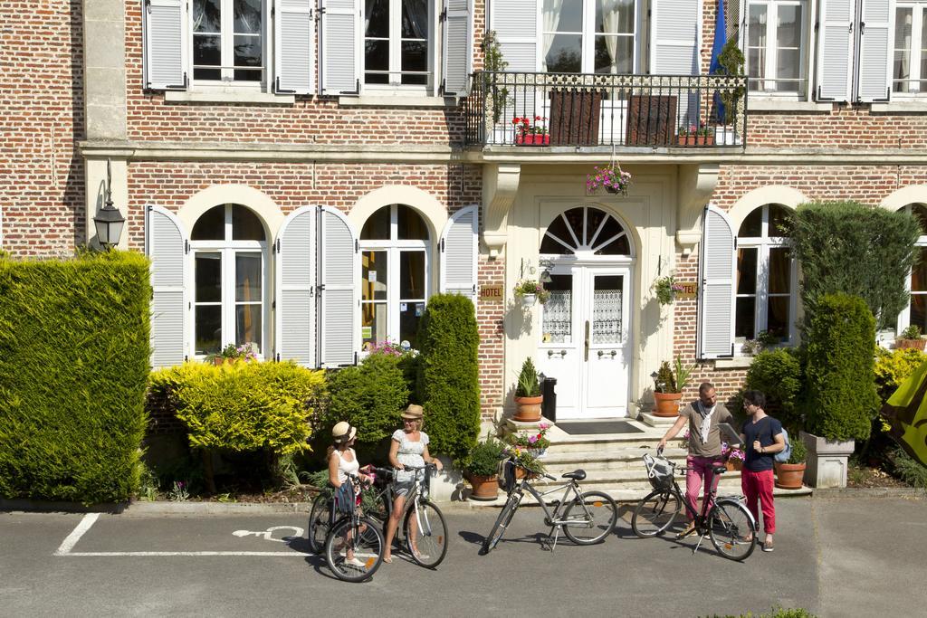 Hotel Le Clos Du Montvinage Étréaupont Exteriör bild