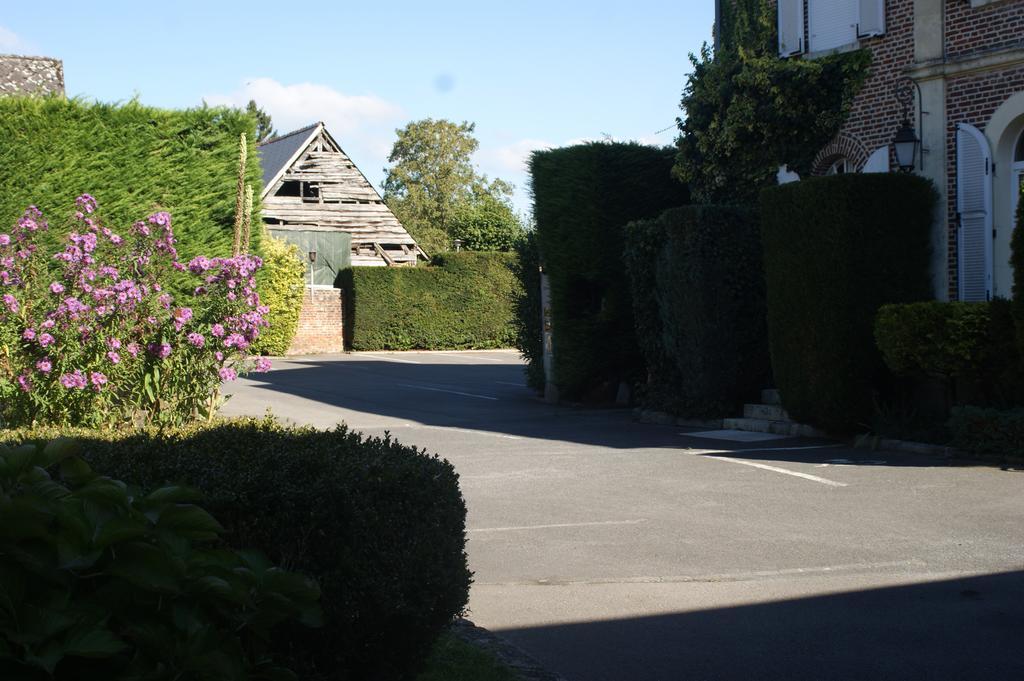 Hotel Le Clos Du Montvinage Étréaupont Exteriör bild