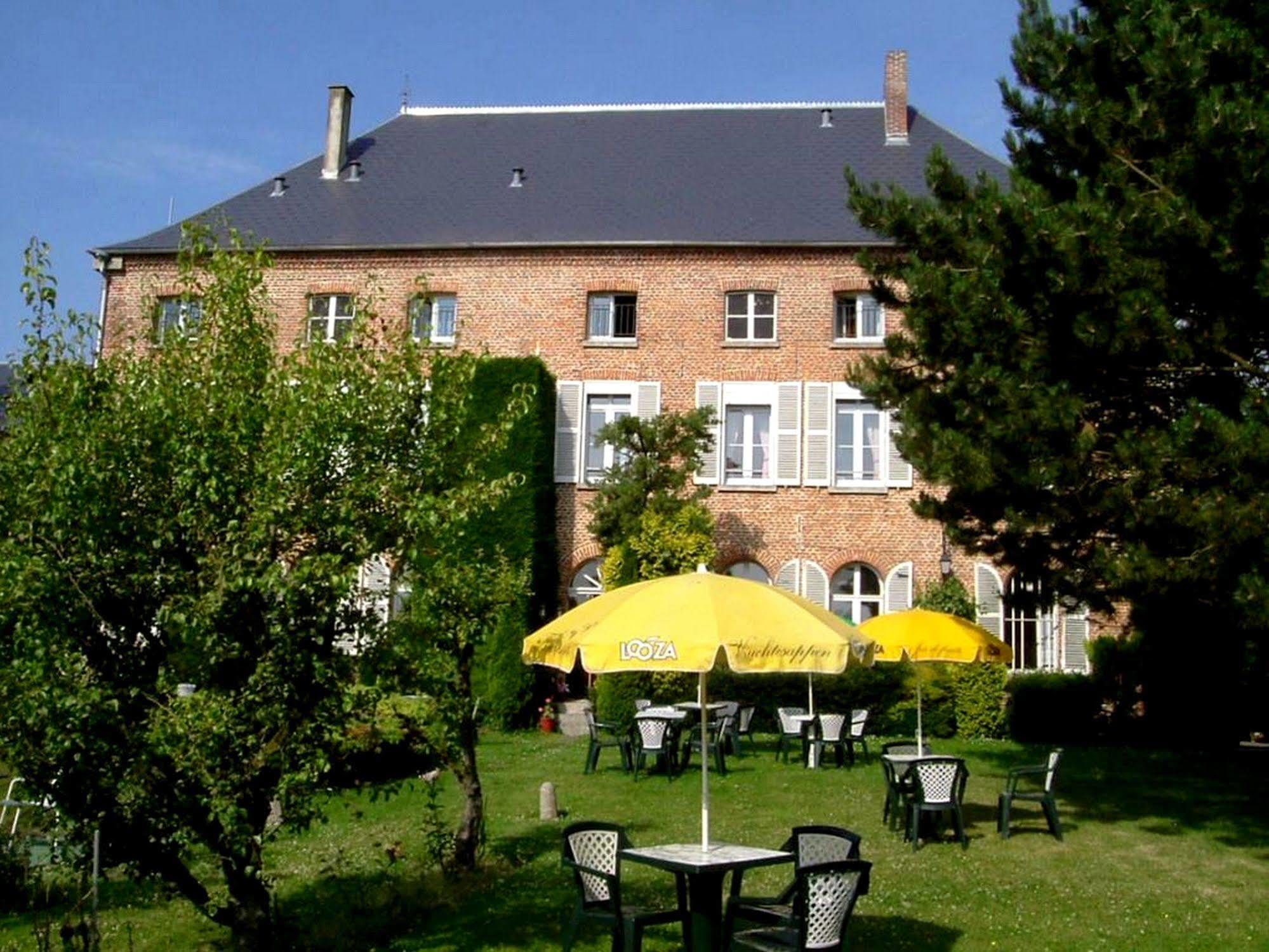 Hotel Le Clos Du Montvinage Étréaupont Exteriör bild